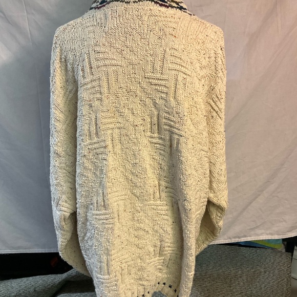 Vintage Ralph Lauren Cream Cardigan with Patterned Trim - Picture 4 of 16